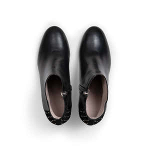 Mathilde Studs Black