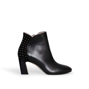 Mathilde Studs Black