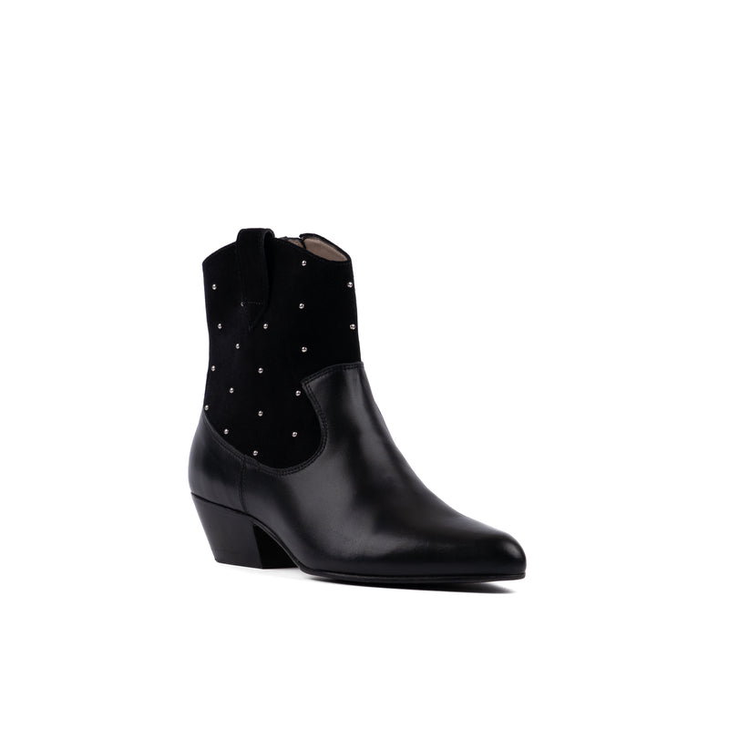 Beth Studs Black