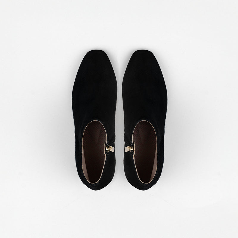 Sigrun Patent Black