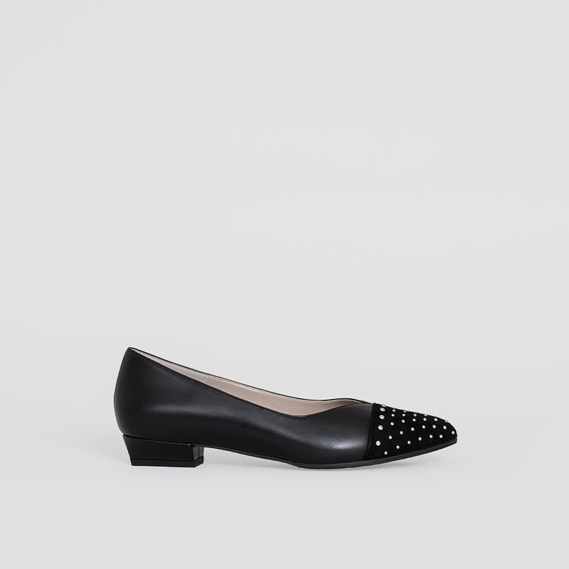 Lola Studs Black